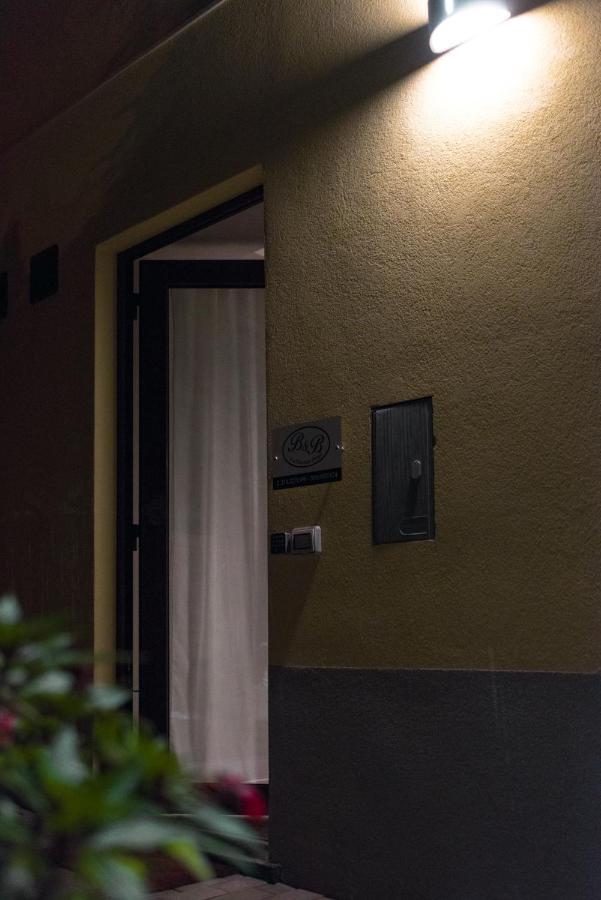 Via Mazzini B & B Vizzola Ticino Exterior photo
