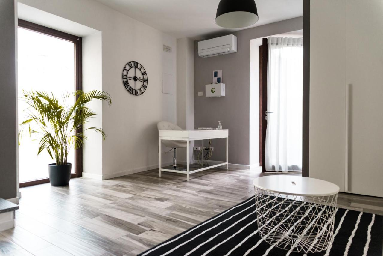 Via Mazzini B & B Vizzola Ticino Exterior photo